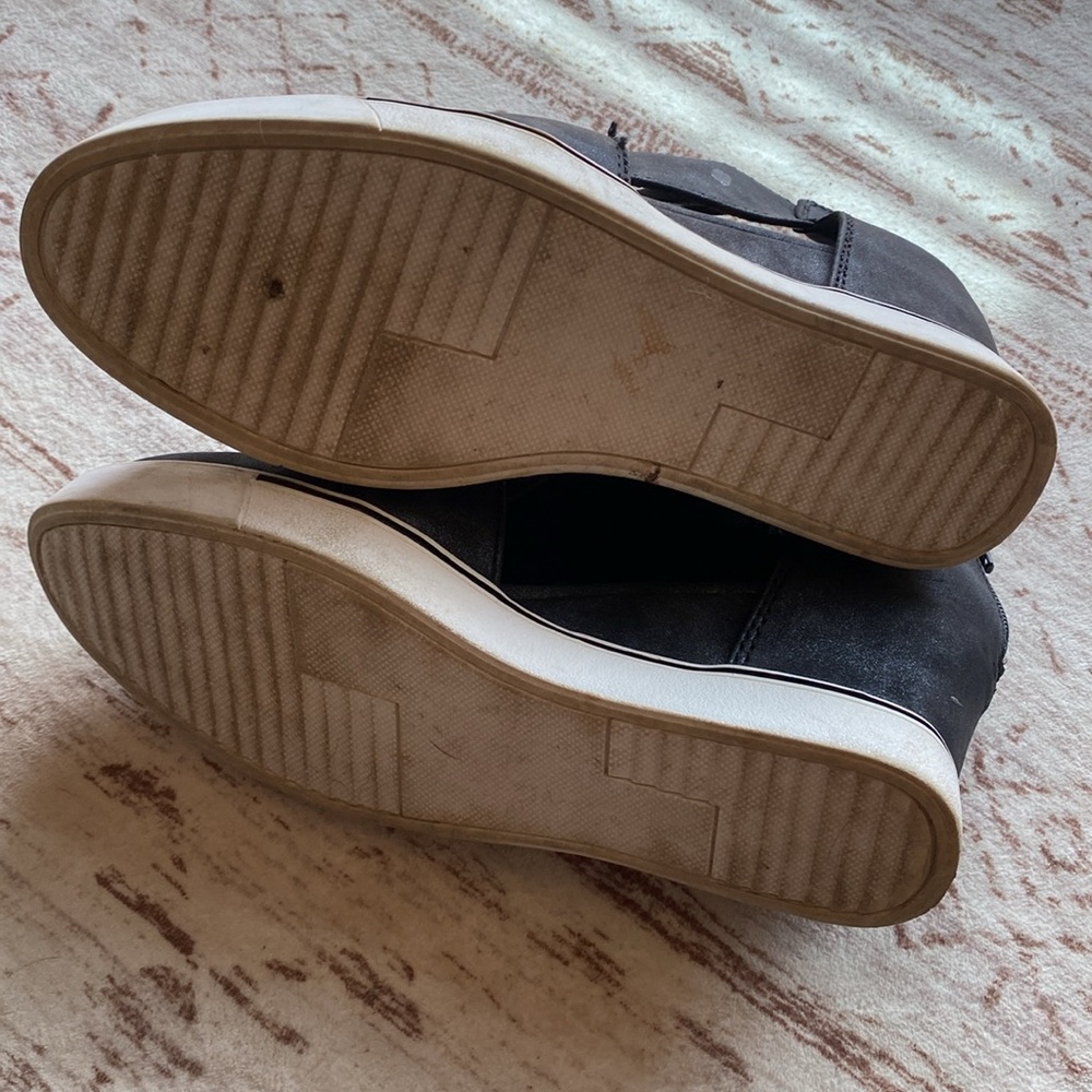 Maurice’s shoes - Picture 6 of 8